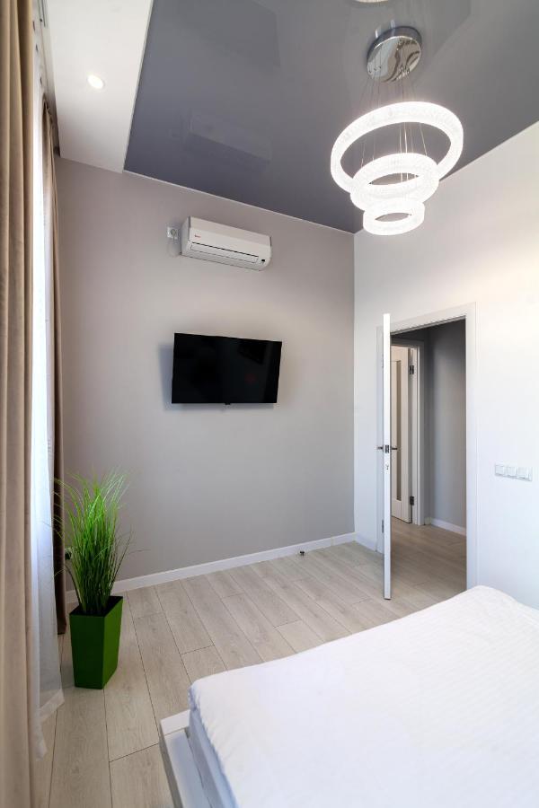 Leogrand Vip Apartments On Pidhirna 3 Lviv Extérieur photo