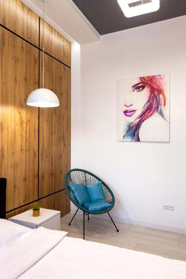 Leogrand Vip Apartments On Pidhirna 3 Lviv Extérieur photo